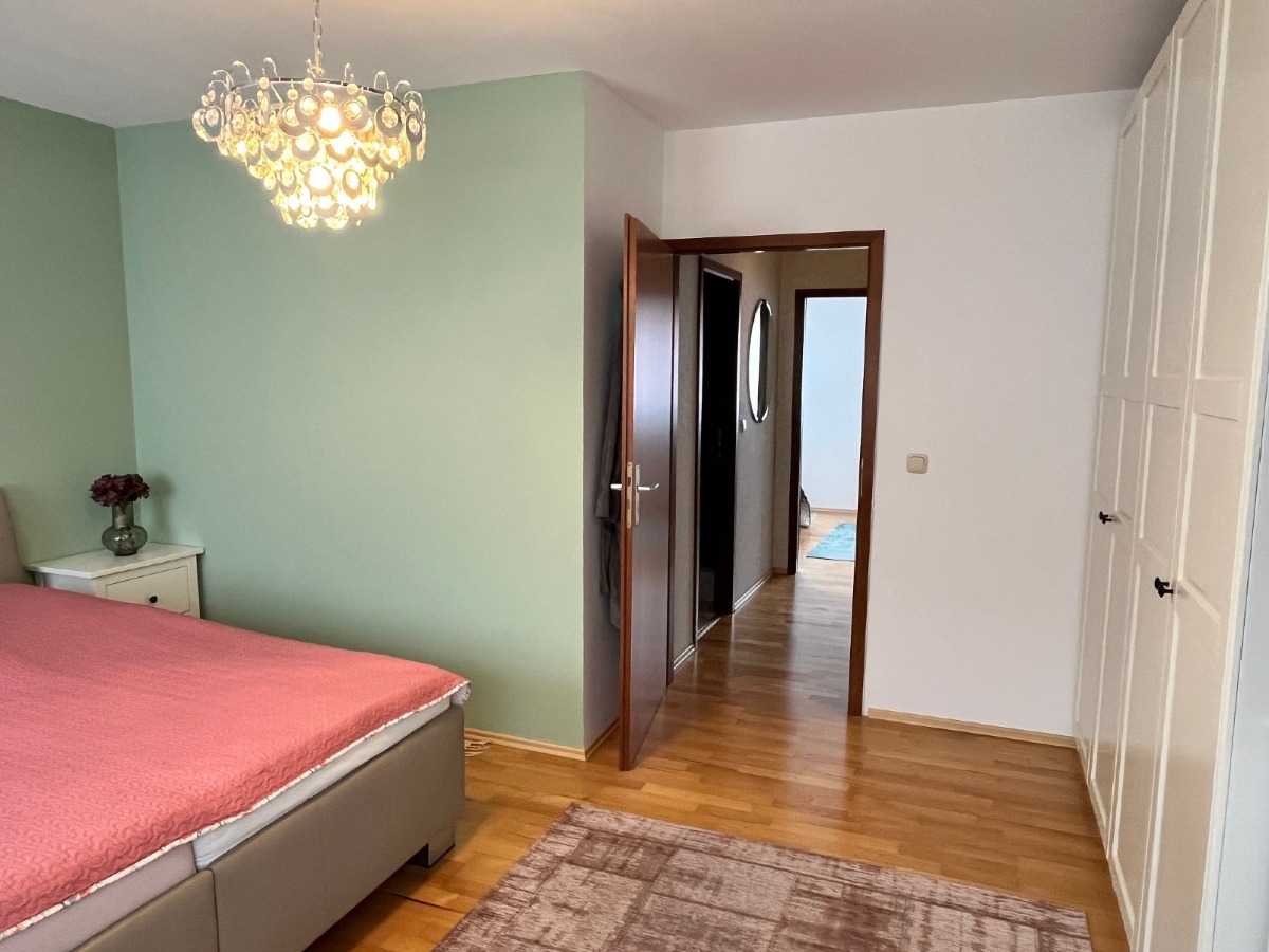 2. Schlaf- oder Kinderzimmer 1.OG 3