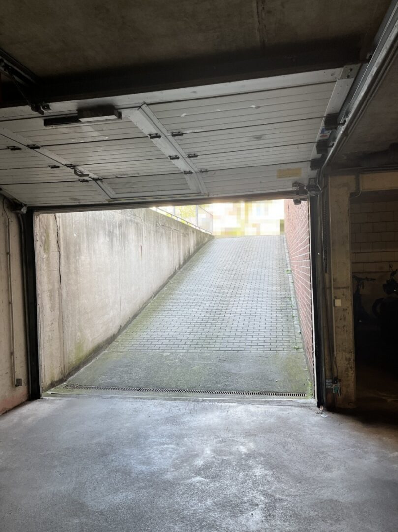 Einfahrt zur Tiefgarage 2